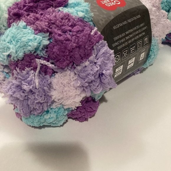 Red Heart Pomp A Doodle Jumbo Yarn Lilac Breeze Light Dark Purple Blue - Picture 9 of 15
